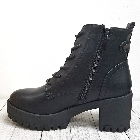 New Black Lace Up Combat Lug Ankle Boots Booties - Picture 3 of 4